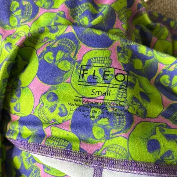 Fleo True High Shorts - Picture 3 of 3